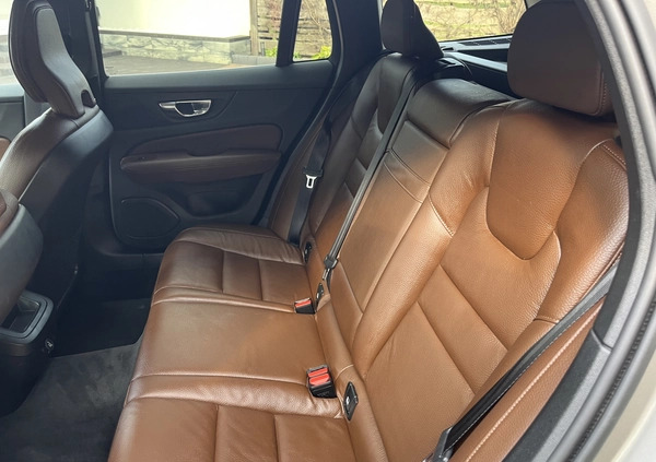 Volvo V60 cena 96500 przebieg: 116300, rok produkcji 2020 z Dobre Miasto małe 56
